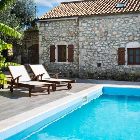 Villa 1841 Petrino *